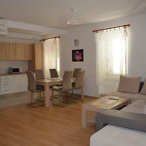 Michael Apartman Krk Town